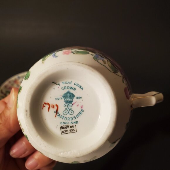 Vintage Crown Staffordshire England Bone China Teacup And Saucer - Picture 5 of 15